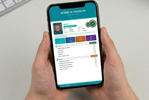 Informe PDF de evaluación de jugador de fútbol base visualizado en el móvil